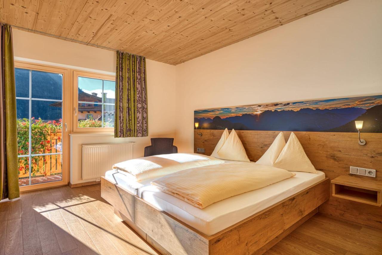 Landhotel Kirchenwirt Unken Eksteriør billede
